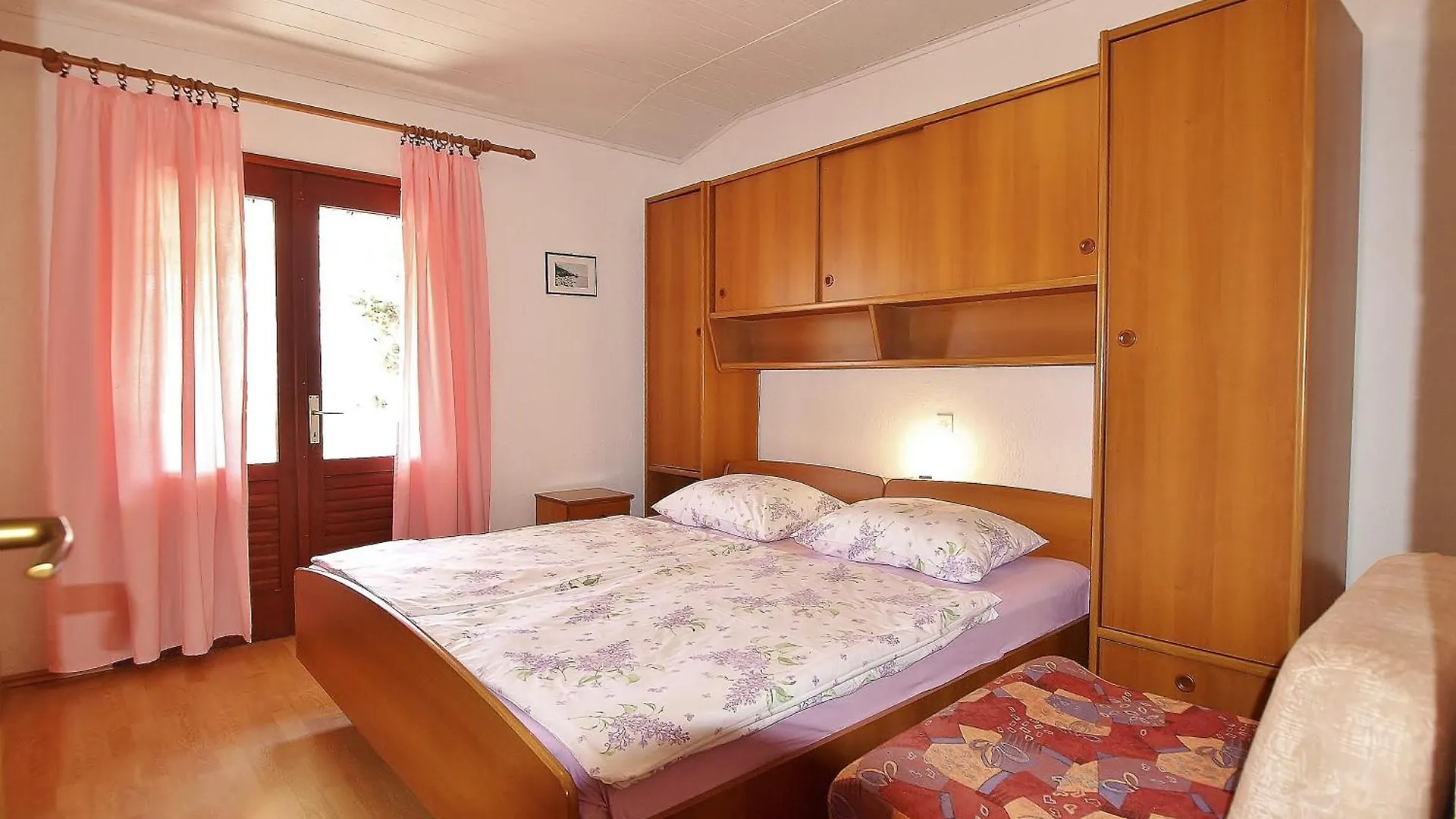 Apartmani Danijela Lopar 0*,
